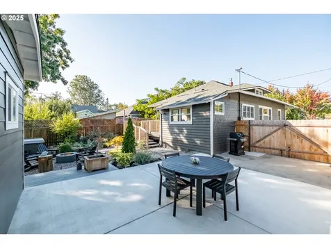 206 E 5th Street Newberg OR 97132