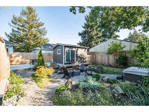 206 E 5th Street Newberg OR 97132