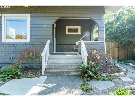 206 E 5th Street Newberg OR 97132