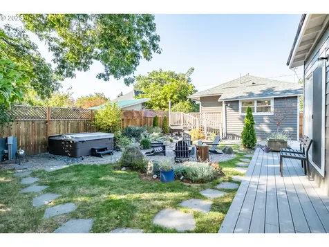 206 E 5th Street Newberg OR 97132
