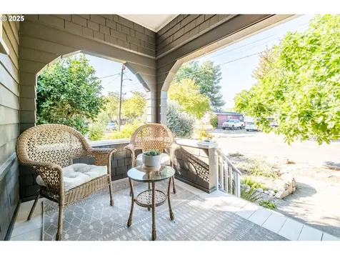 206 E 5th Street Newberg OR 97132