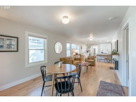 206 E 5th Street Newberg OR 97132