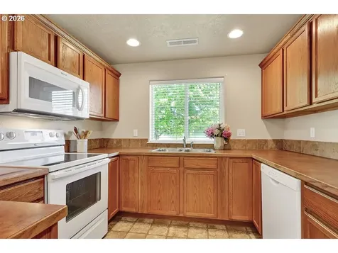 87836 8th Street Veneta OR 97487