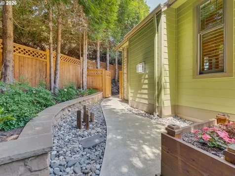 1503 N 4th Court Washougal WA 98671