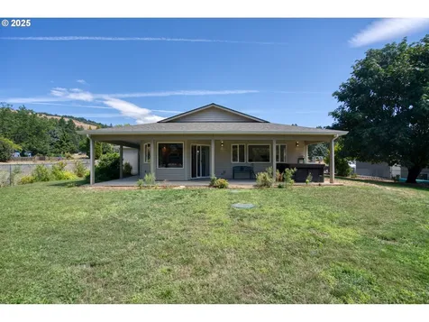 1413 SW Brislawn Loop Road White Salmon WA 98672