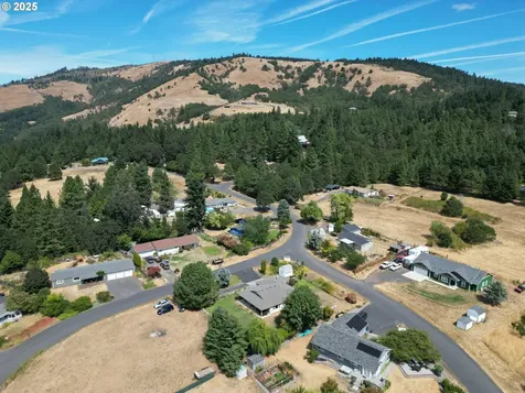1413 SW Brislawn Loop Road White Salmon WA 98672