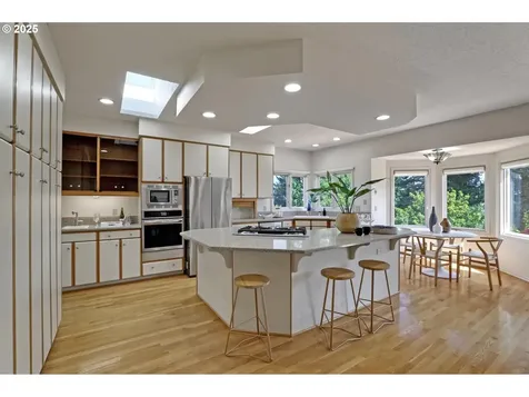 2024 Conestoga Lane West Linn OR 97068