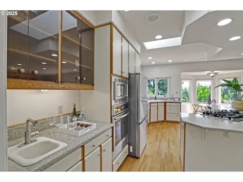 2024 Conestoga Lane West Linn OR 97068
