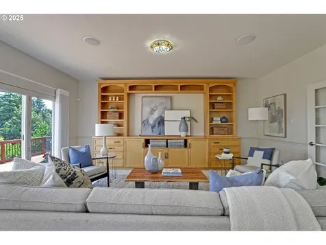 2024 Conestoga Lane West Linn OR 97068