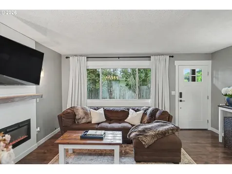 760 SE Edwards Drive Dundee OR 97115