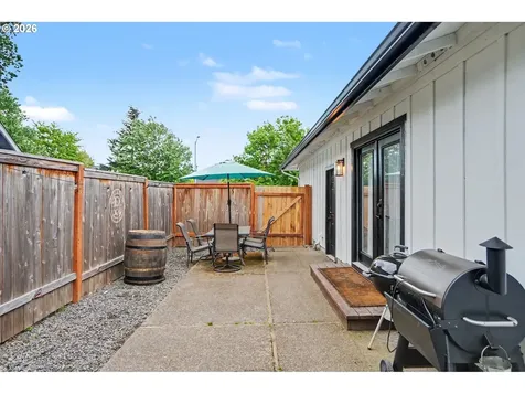 760 SE Edwards Drive Dundee OR 97115