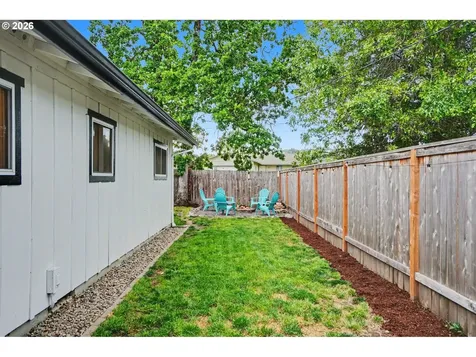 760 SE Edwards Drive Dundee OR 97115