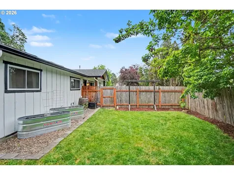 760 SE Edwards Drive Dundee OR 97115