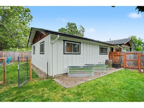 760 SE Edwards Drive Dundee OR 97115