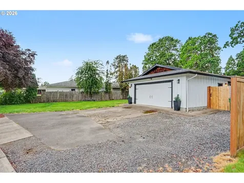 760 SE Edwards Drive Dundee OR 97115