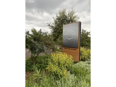 760 SE Edwards Drive Dundee OR 97115