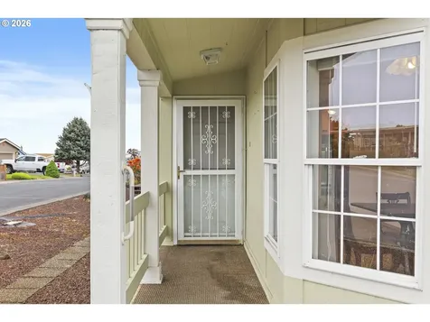 33720 SE Springlake Drive Scappoose OR 97056