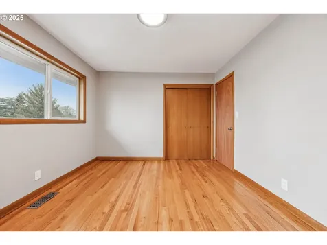 6122 SW 45th Avenue Portland OR 97221