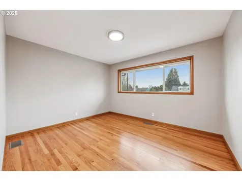 6122 SW 45th Avenue Portland OR 97221