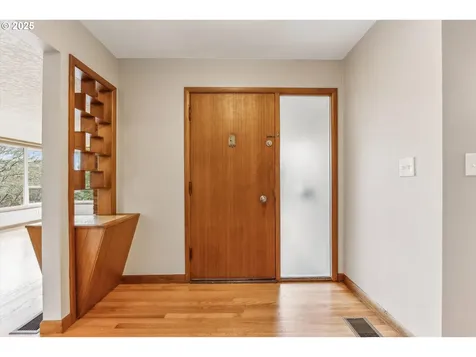 6122 SW 45th Avenue Portland OR 97221