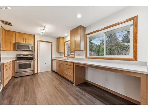 6122 SW 45th Avenue Portland OR 97221