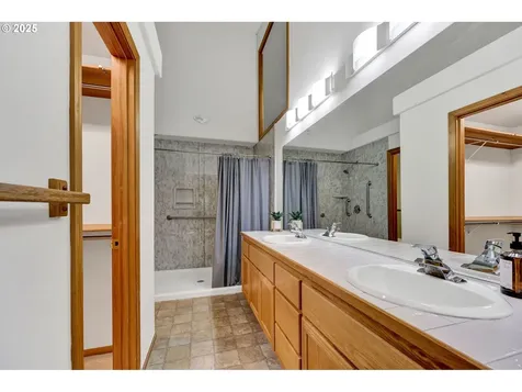 4060 Torrington Avenue Eugene OR 97404