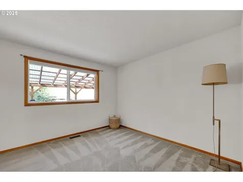 4060 Torrington Avenue Eugene OR 97404