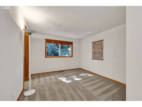 4060 Torrington Avenue Eugene OR 97404