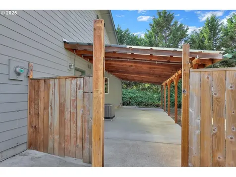 4060 Torrington Avenue Eugene OR 97404
