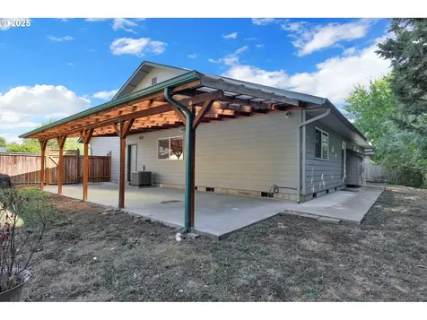 4060 Torrington Avenue Eugene OR 97404