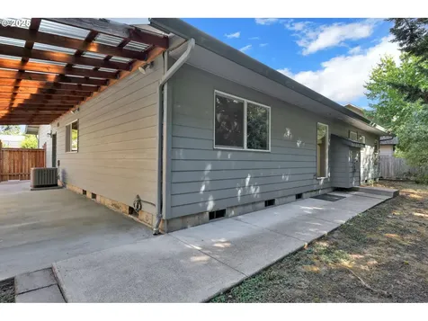 4060 Torrington Avenue Eugene OR 97404