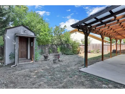 4060 Torrington Avenue Eugene OR 97404