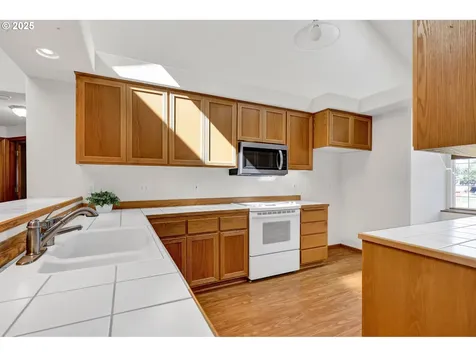 4060 Torrington Avenue Eugene OR 97404