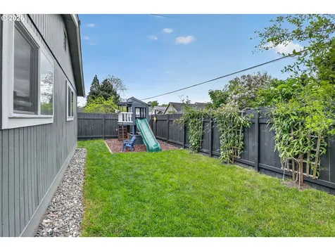 3709 SE 65th Avenue Portland OR 97206