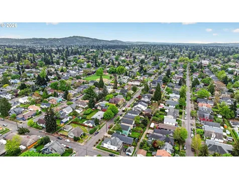 3709 SE 65th Avenue Portland OR 97206