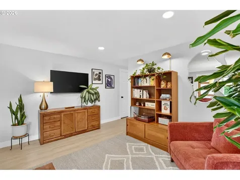 3709 SE 65th Avenue Portland OR 97206