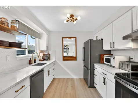3709 SE 65th Avenue Portland OR 97206