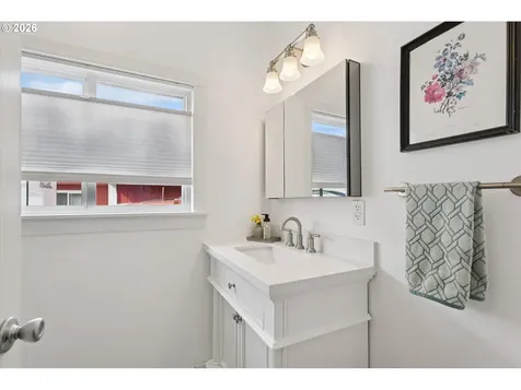 384 W Dartmouth Street Gladstone OR 97027