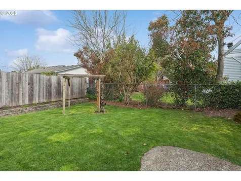 384 W Dartmouth Street Gladstone OR 97027