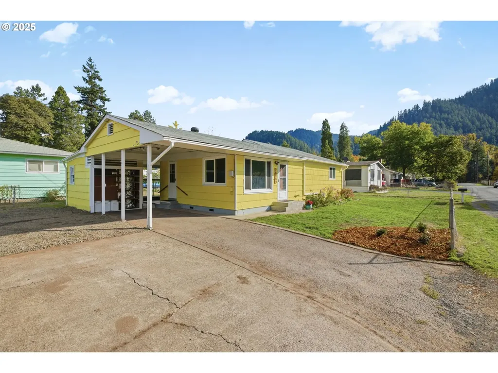 76395 River Road Oakridge OR 97463