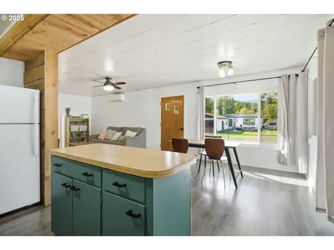 76395 River Road Oakridge OR 97463