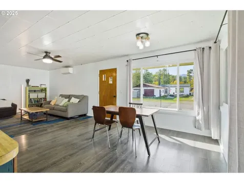 76395 River Road Oakridge OR 97463