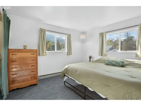 76395 River Road Oakridge OR 97463