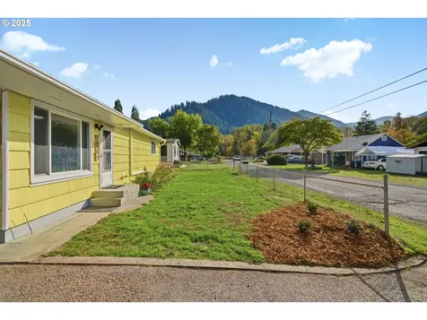76395 River Road Oakridge OR 97463