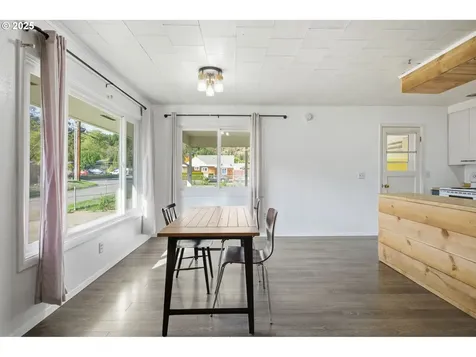 76395 River Road Oakridge OR 97463