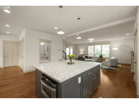 1025 NE Dean Street Portland OR 97211