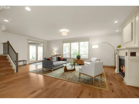 1025 NE Dean Street Portland OR 97211