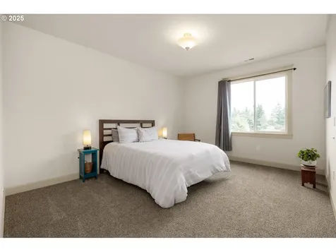 1025 NE Dean Street Portland OR 97211