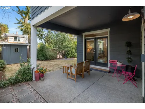 1025 NE Dean Street Portland OR 97211