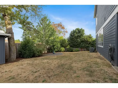 1025 NE Dean Street Portland OR 97211